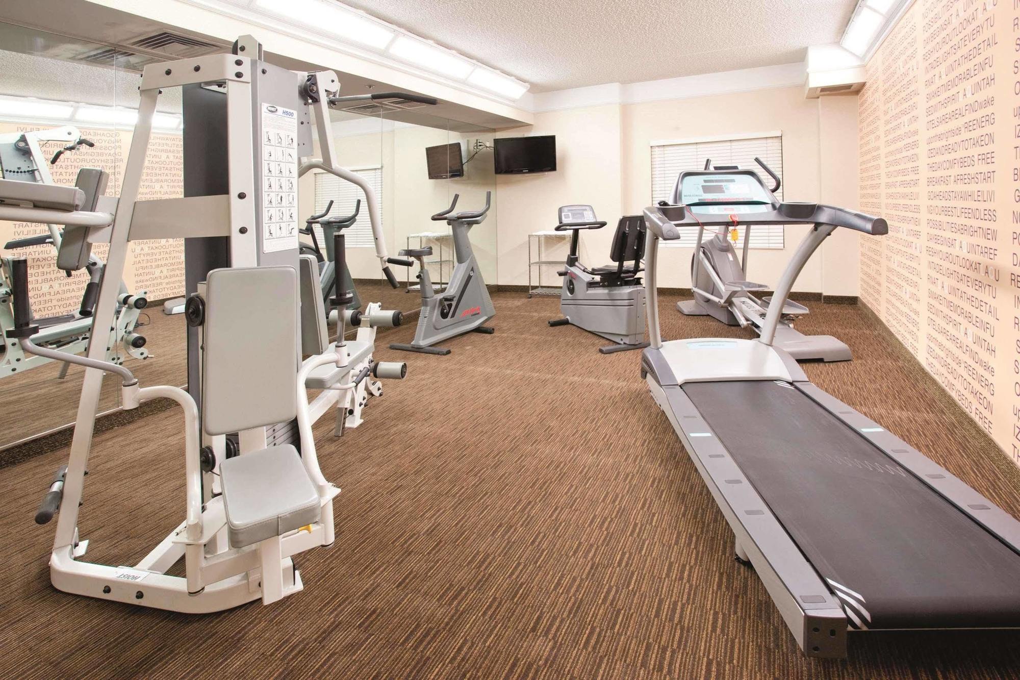 Hampton Inn Colorado Springs-Airport Екстер'єр фото